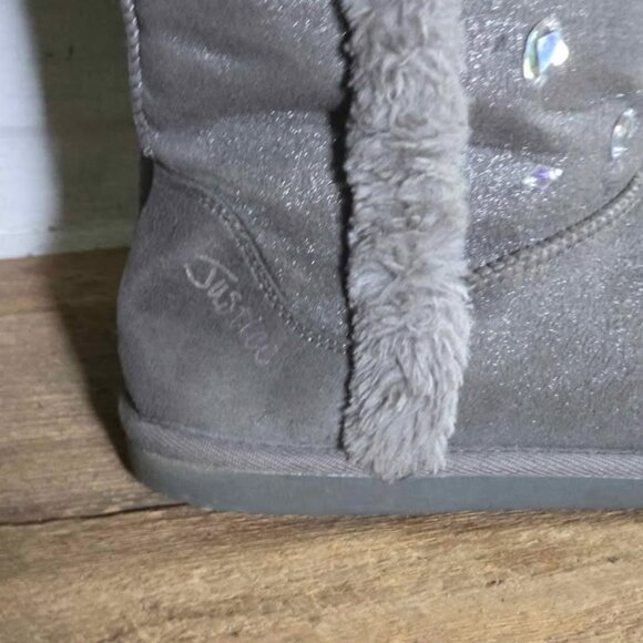 Size 9 Gray Jewel Faux Fur Shimmer Justice Boots - Picture 3 of 6